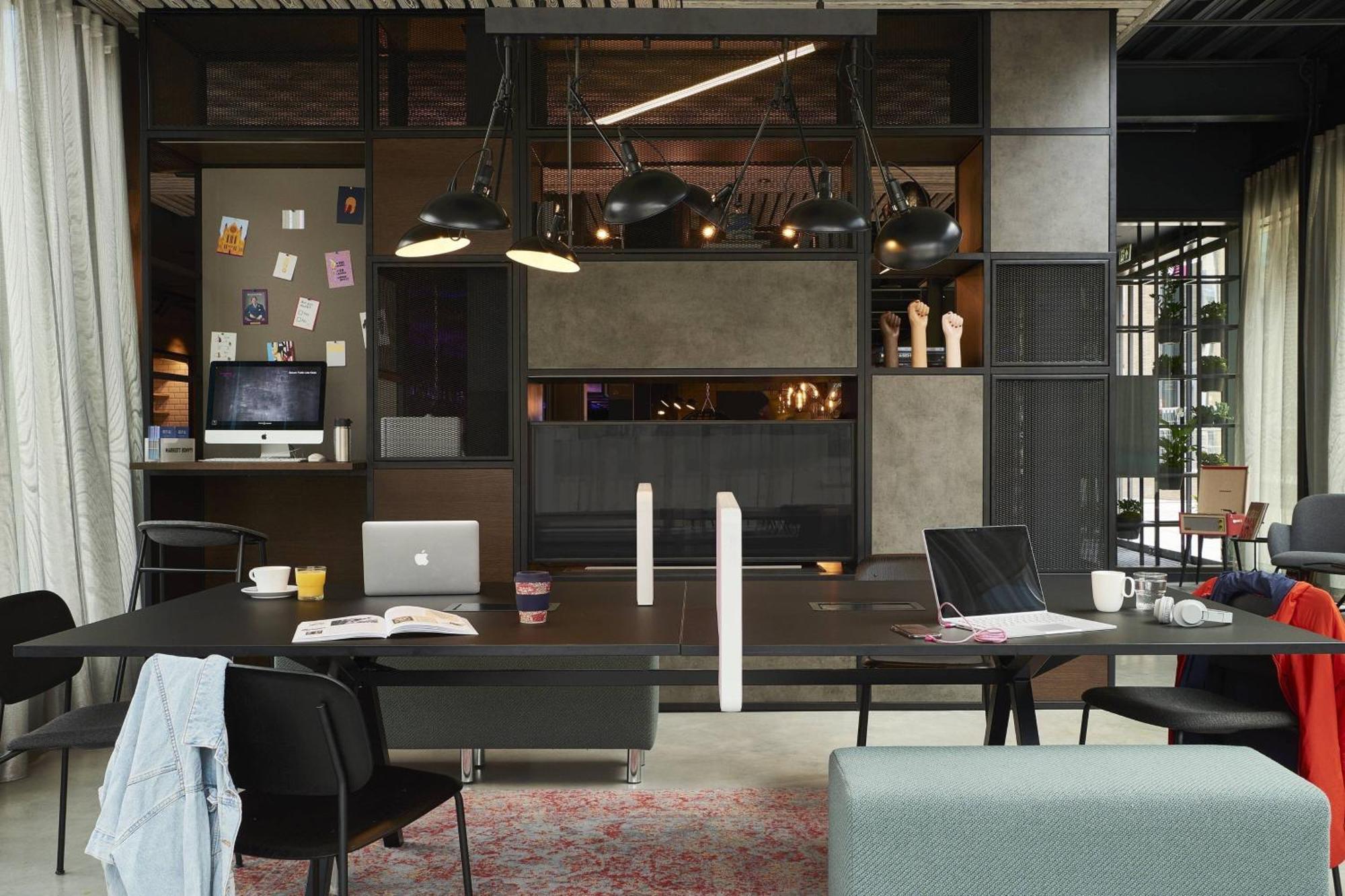 Moxy 4*
