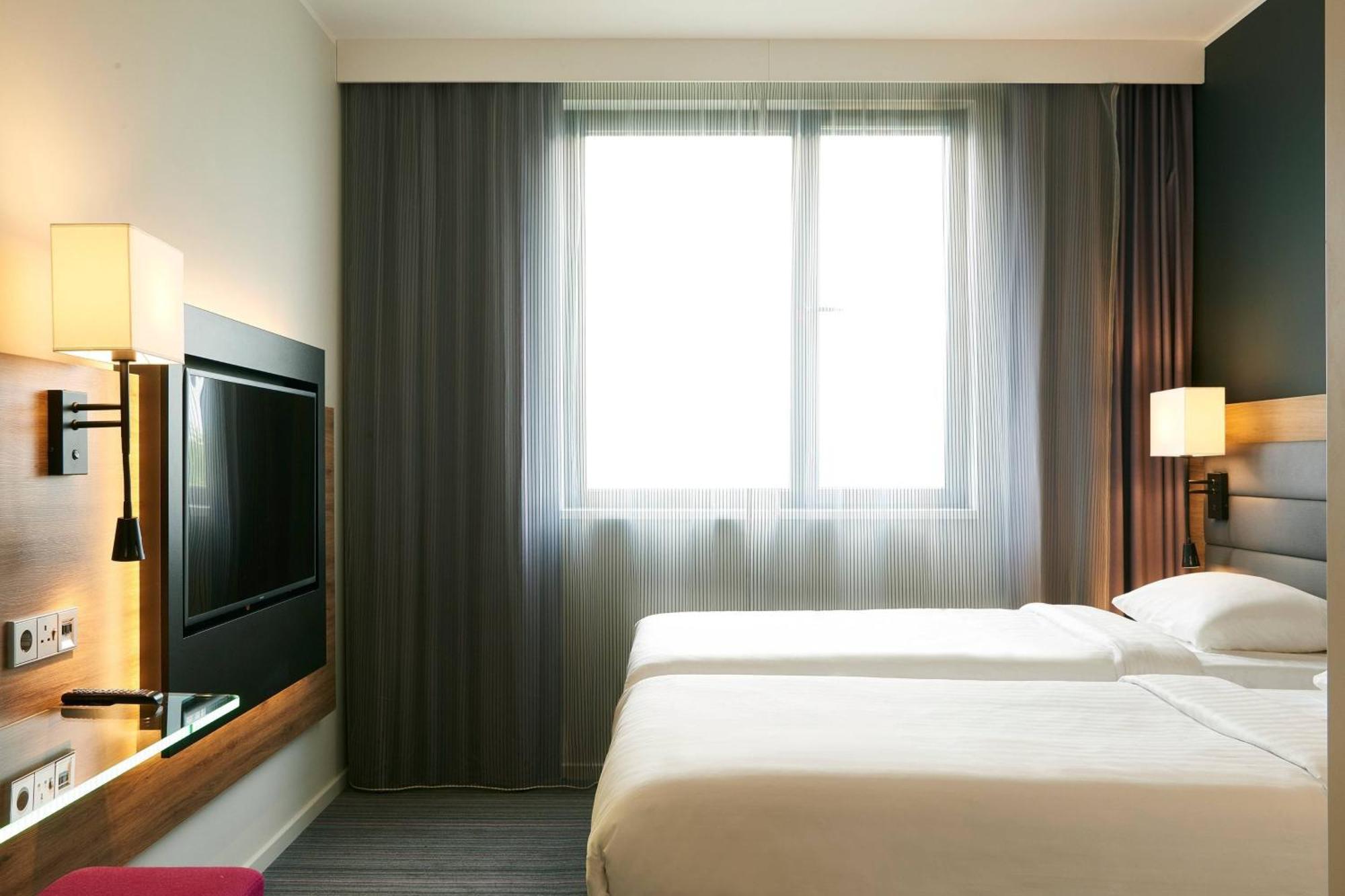 Hotel Moxy 4*